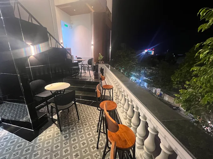Ban công buổi tối MINI HOUSE HUỲNH LỘC